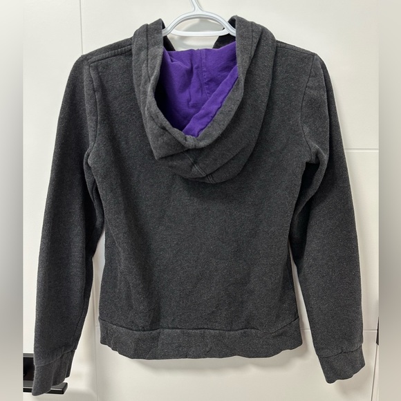 DC zip up hoodie grey with purple accents - Picture 4 of 11
